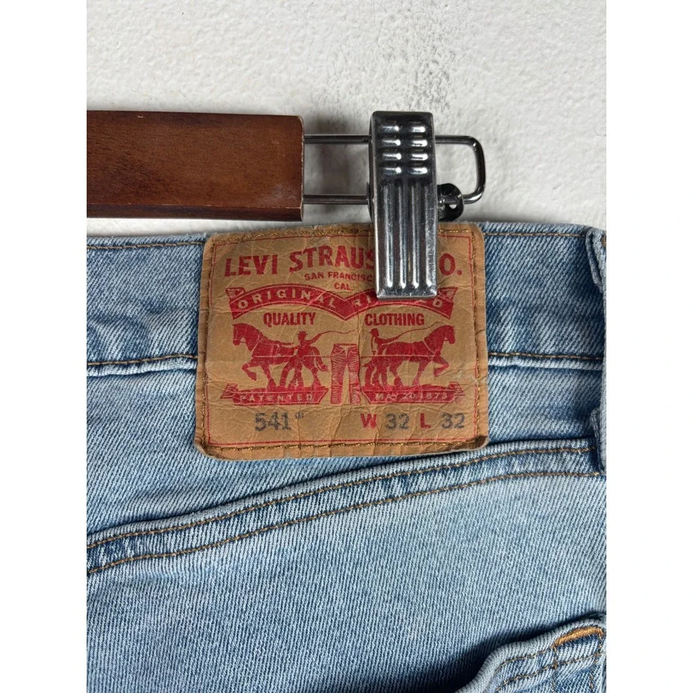 Levi's 541 Athletic Taper Jeans‎ Mens 32x32 Light Wash Blue Stretch Denim